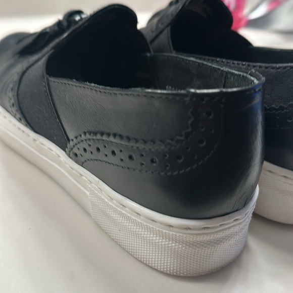 Women’s leather loafer tennis shoe - Picture 3 of 6